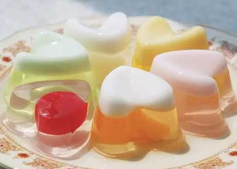 武汉吕工机械生产的果冻灌装封口机靠谱吗