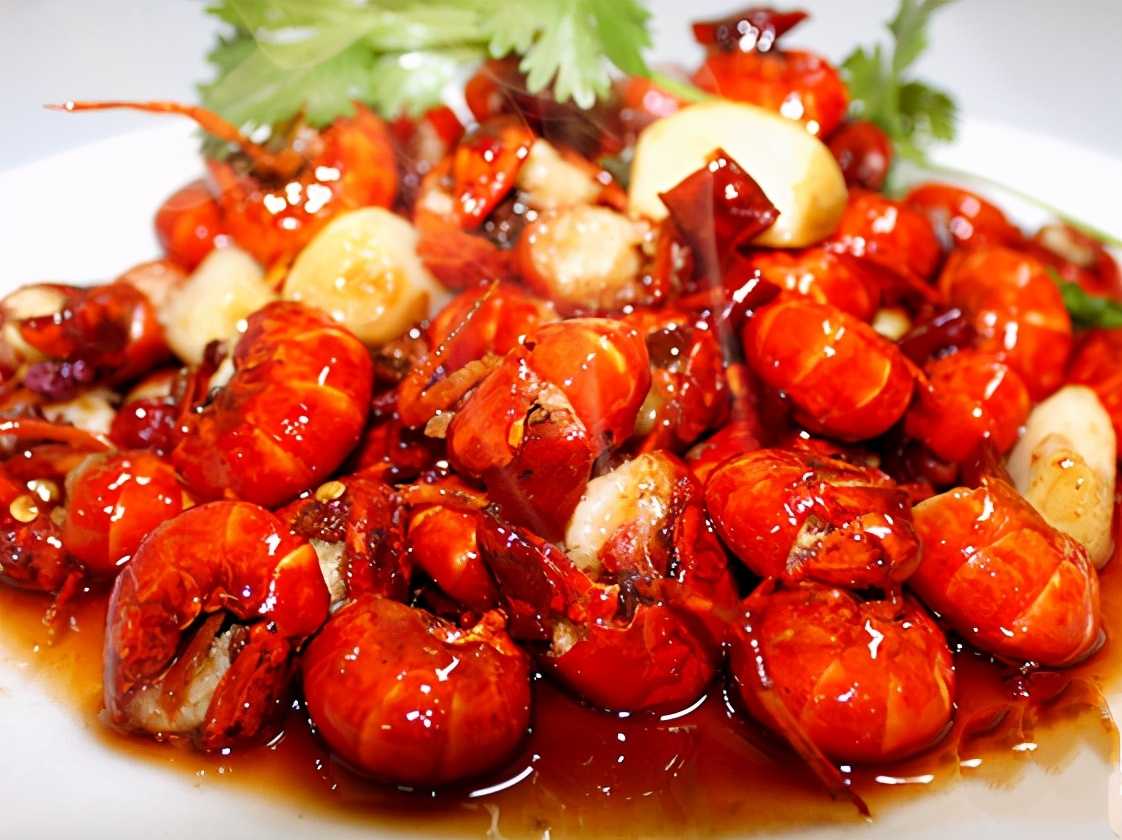 全自动铝箔盒龙虾尾包装机：锁住鲜美，便捷生活新篇章