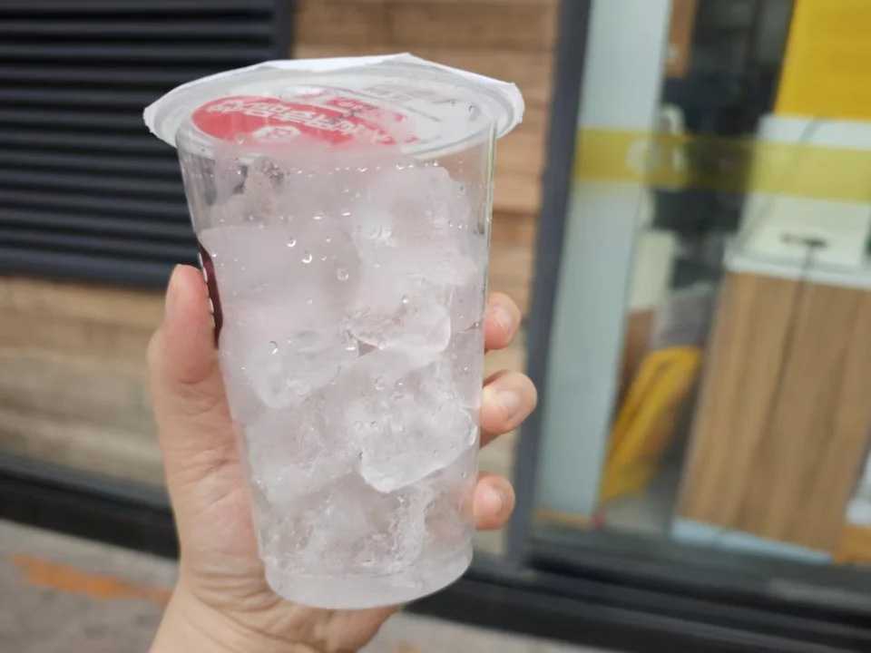 创新自动化冰杯生产线——饮品行业的革命性变革，开启智能生产新时代