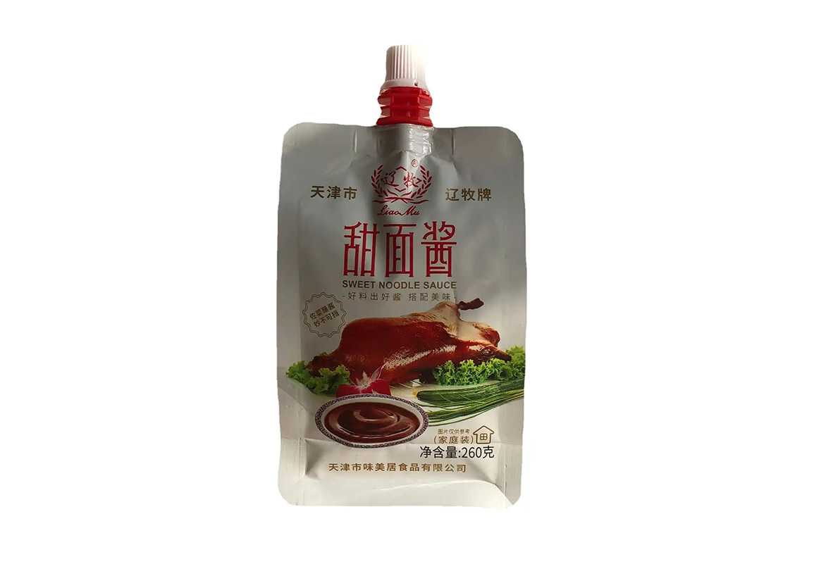 甜面酱包装革新者 —— 全自动自立吸嘴袋灌装旋盖机，高效赋能食品工厂量产