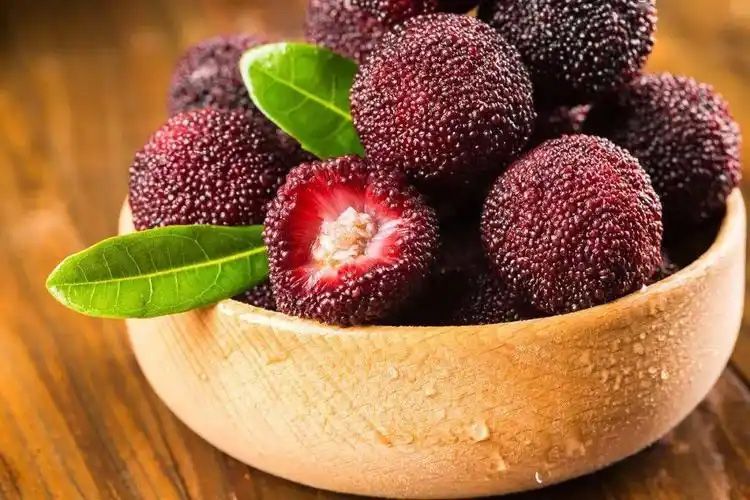 1736926339477094.jpg 杨梅汁02.jpg